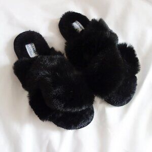Old Navy Cozy Faux-Fur Cross-Strap Slippers Black (7) NWT!